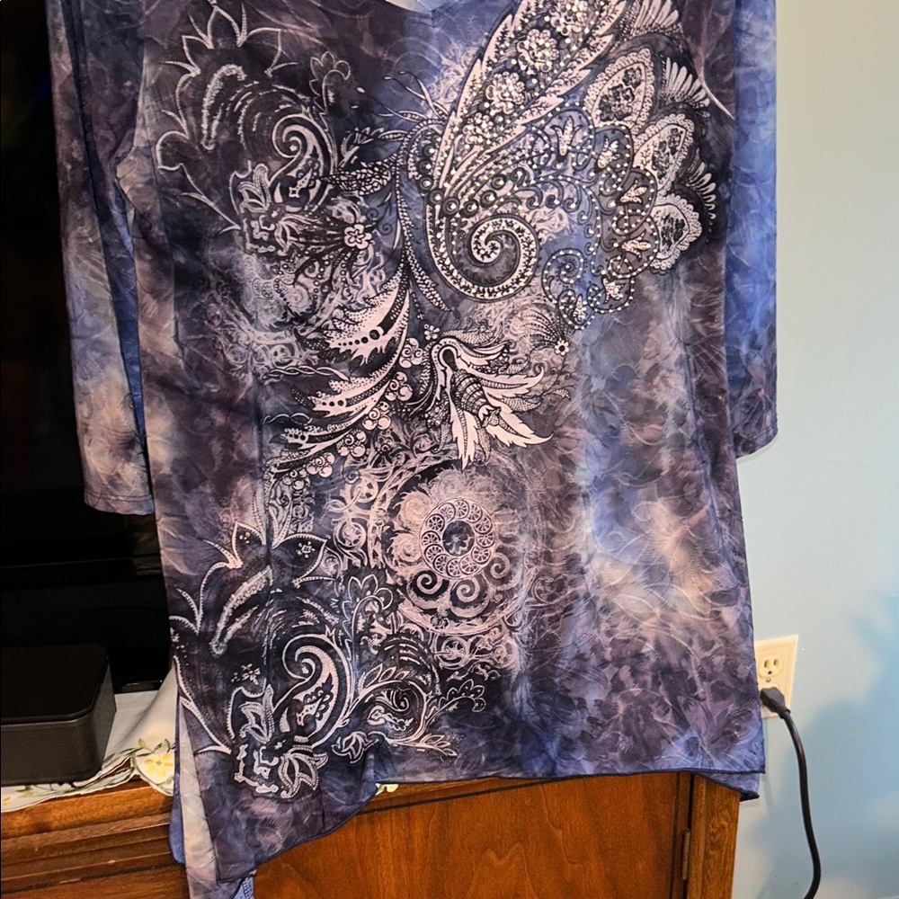 Dressbarn Women’s Blue Paisley Long Sleeve w/Sequins Top-Size Large - Picture 3 of 6